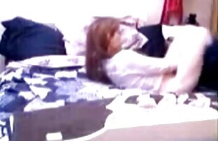 XXX مادر زنکون با یک مرد نوجوان.