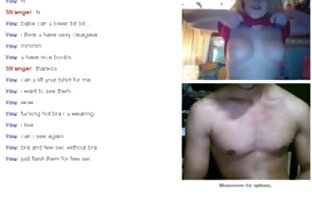 XXX دختر لاغر استمناء توسط زنانکون گنده استخر.