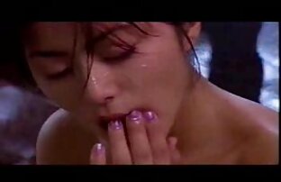 XXX شاخه های تقدیر بر روی کونگنده سفید صورت یاس گری.